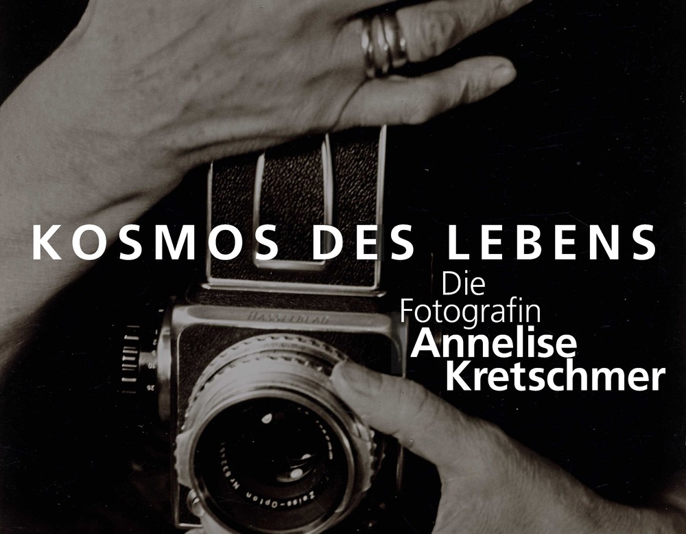 Plakat zur Ausstellung „Kosmos des Lebens“